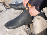 MDNS SURF - Superstretch Accessories - Priime S-Foam - Dryskin Split Toe Bootie - Black/Orange